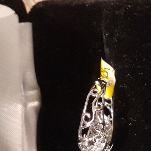 10K WHITE GOLD BLACK/ WHITE DOME CLUSTER RING 1CTW SIZE 7 - Picture 4 of 7